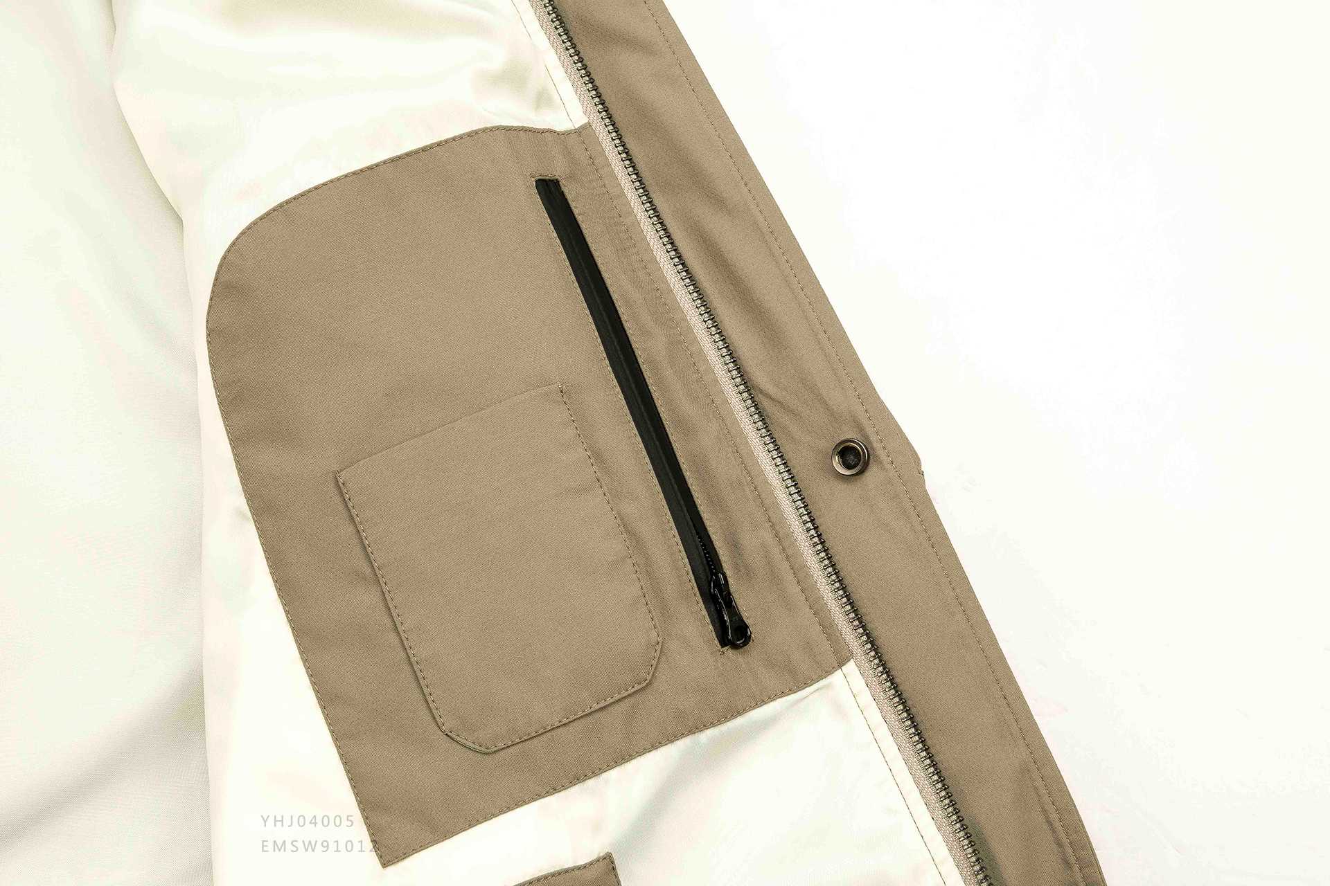 卡其连帽工装夹克